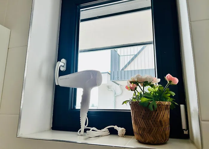 Modern With Balcony & Free Parking - Near Metro Διαμέρισμα
