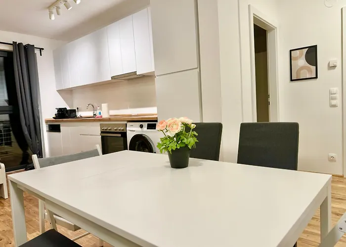 Modern With Balcony & Free Parking - Near Metro Διαμέρισμα