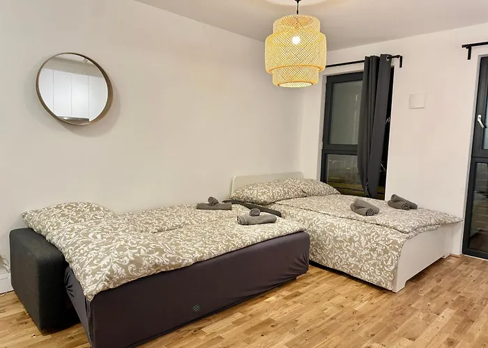 Modern With Balcony & Free Parking - Near Metro Διαμέρισμα *