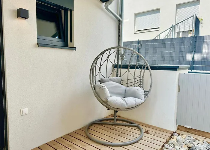 Modern With Balcony & Free Parking - Near Metro Διαμέρισμα *
